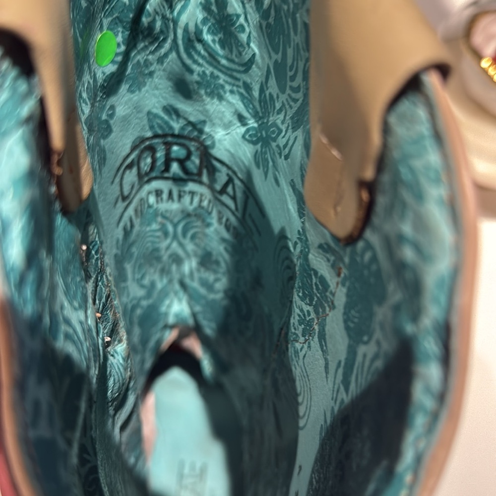 New Corral authentic handcrafted boots - Picture 8 of 9